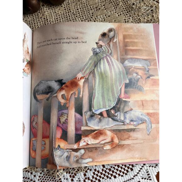 2001 Cats, Cats, Cats! by Leslea Newman, Illustrated by Erika Oller - Picture 5 of 6